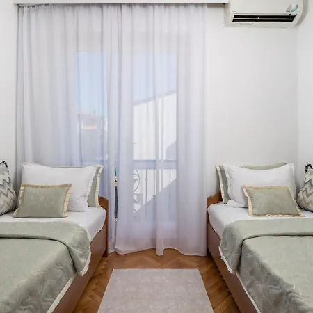 Magnolia In For 10 Persons - First Row To Sea & - With Jacuzzi And Fitness Area Villa Umag
