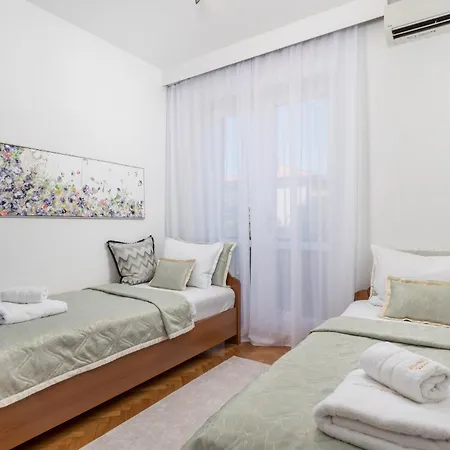 Villa Magnolia In For 10 Persons - First Row To Sea & - With Jacuzzi And Fitness Area