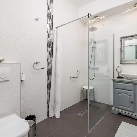 Magnolia In For 10 Persons - First Row To Sea & - With Jacuzzi And Fitness Area