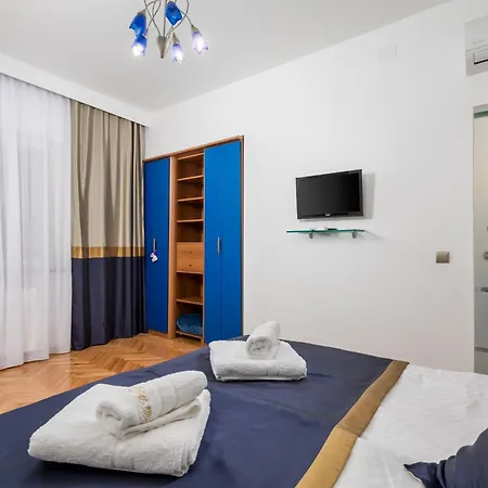 Magnolia In For 10 Persons - First Row To Sea & - With Jacuzzi And Fitness Area Umag