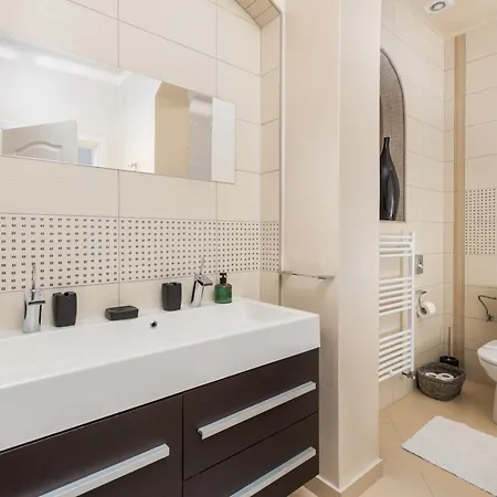 Magnolia In For 10 Persons - First Row To Sea & - With Jacuzzi And Fitness Area *