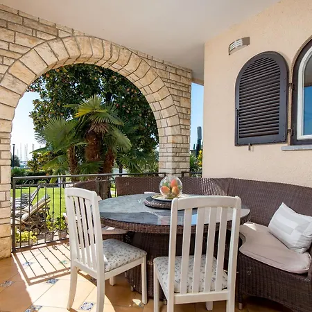 Villa Magnolia In For 10 Persons - First Row To Sea & - With Jacuzzi And Fitness Area *