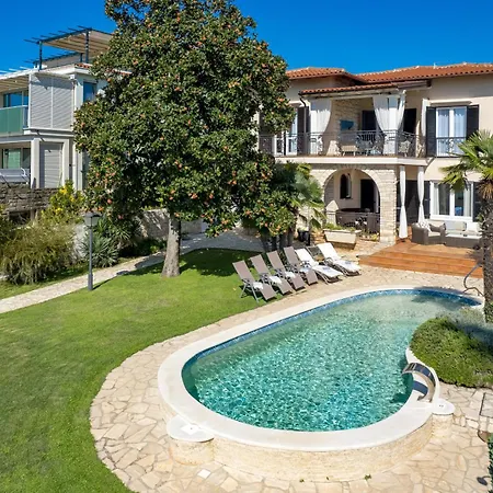 Magnolia In For 10 Persons - First Row To Sea & - With Jacuzzi And Fitness Area *